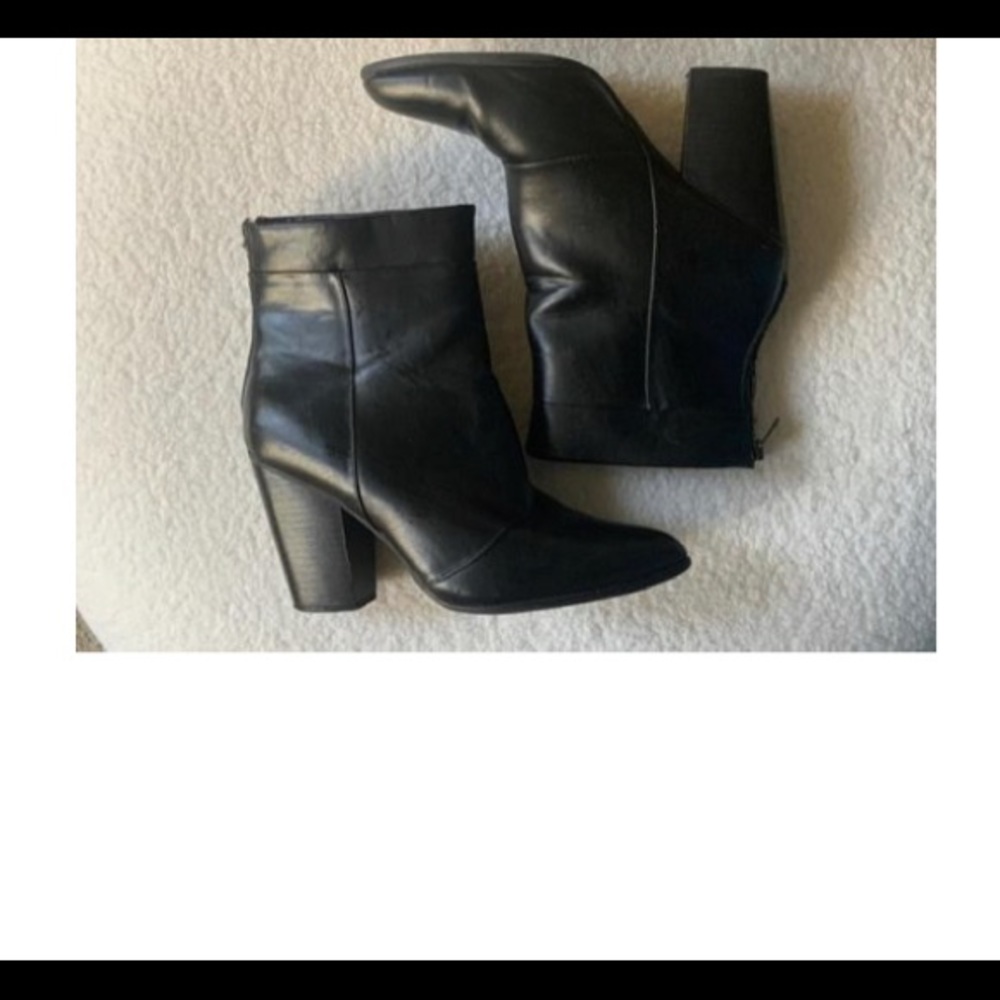 Merona black ankle boot